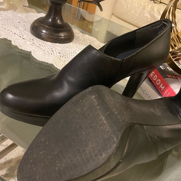 Stuart Weitzman ankle shoe boot - Picture 4 of 7